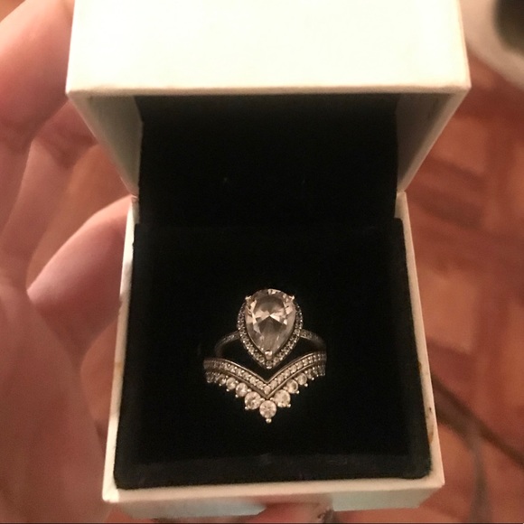 Pandora teardrop set size 5 - Picture 1 of 3